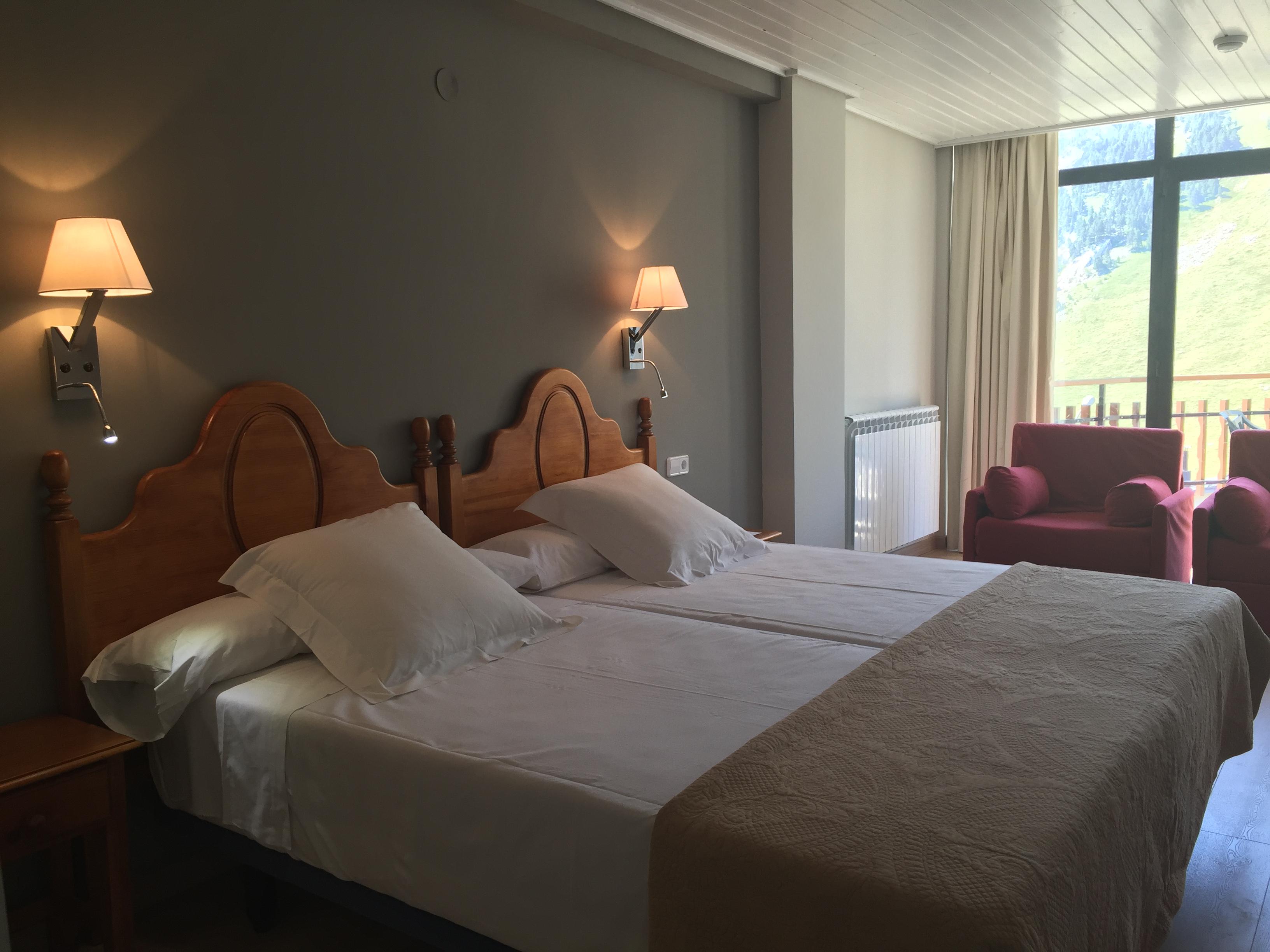 Edelweiss Hotel 3*